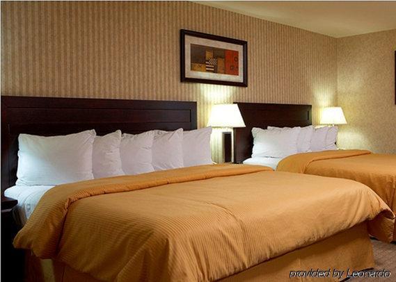 Quality Hotel & Suites Distrito de Langley Habitación foto