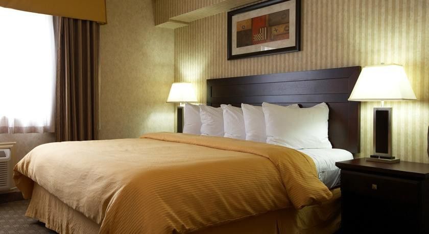 Quality Hotel & Suites Distrito de Langley Exterior foto