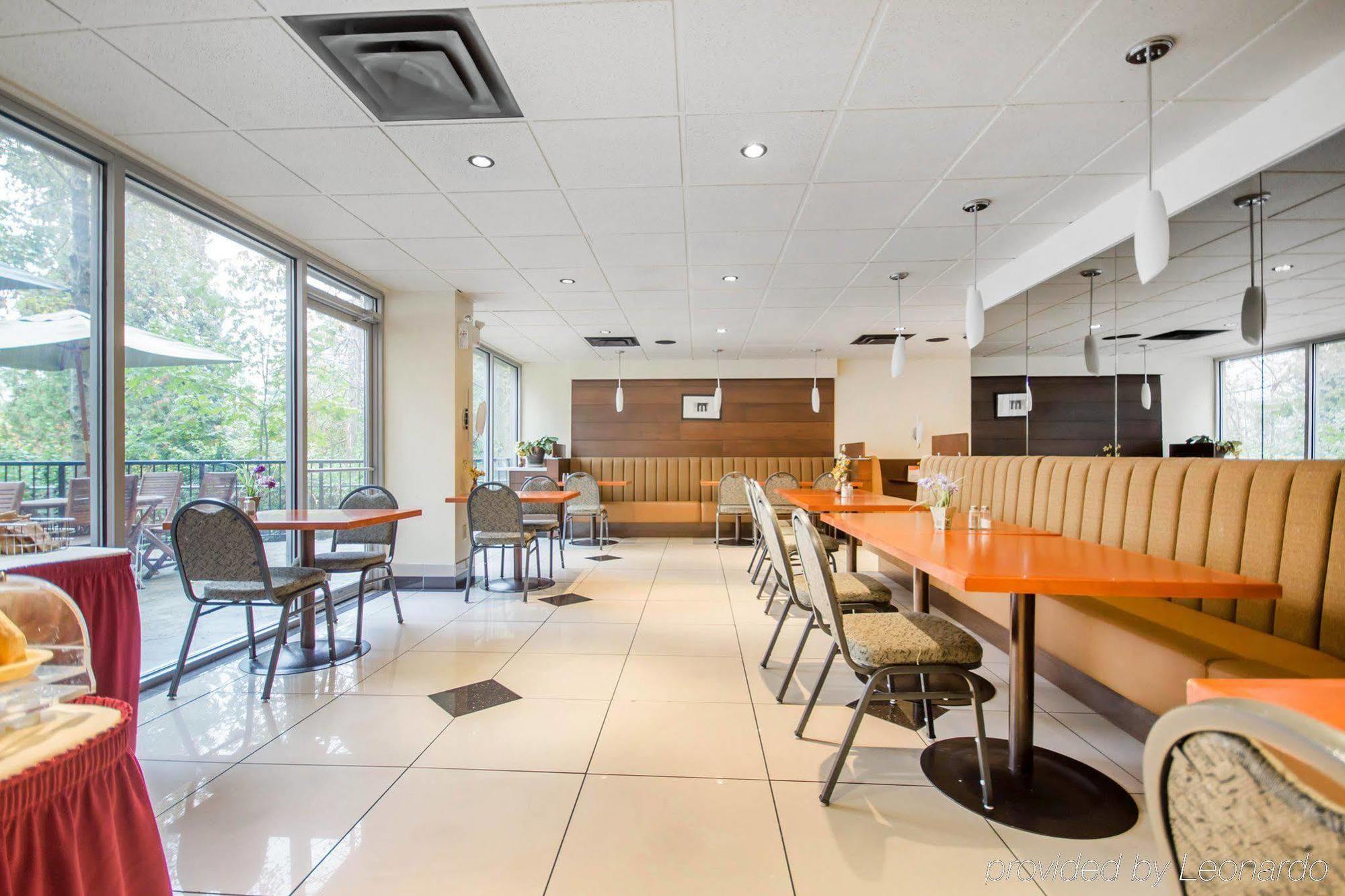 Quality Hotel & Suites Distrito de Langley Exterior foto